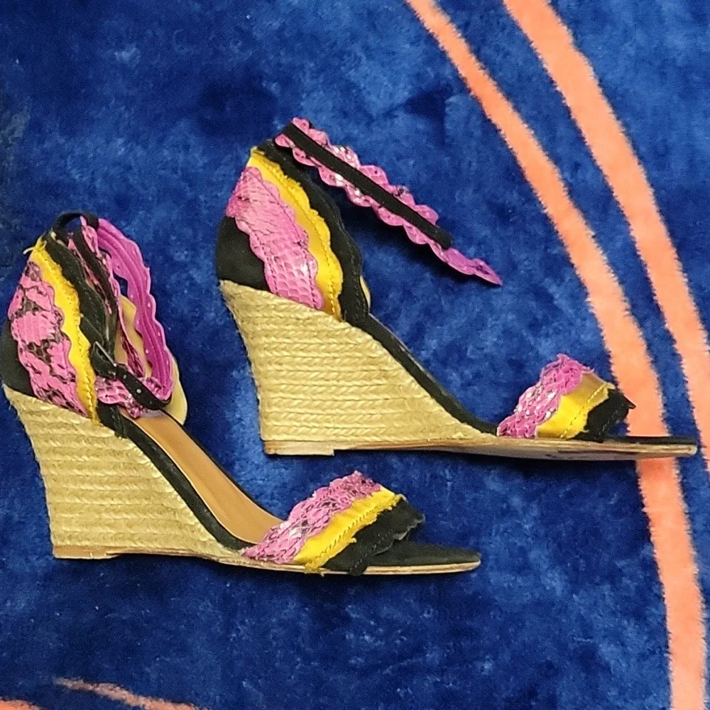 LANVIN Scalloped Snakeskin Suede Wedge Sandal Sz 37